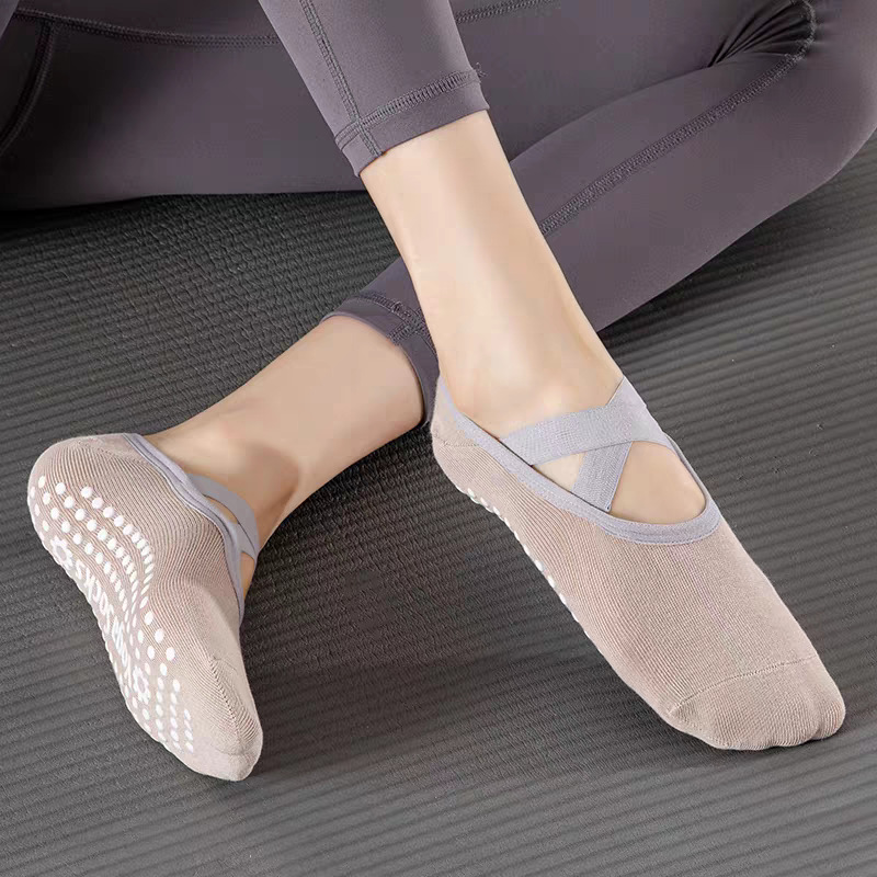 プロフェッショナル女性ヨガソックスシリコーン滑り止めバレエピ - Pilates & Yoga Unleashed Studio Tuckahoe のレビューと価格
