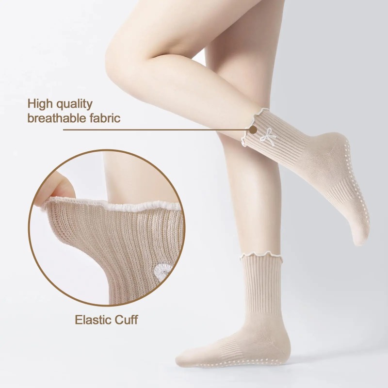 プロフェッショナルヨガソックス、コットンストラップシリコン滑 - Pilates & Yoga Unleashed Studio Tuckahoe のレビューと価格