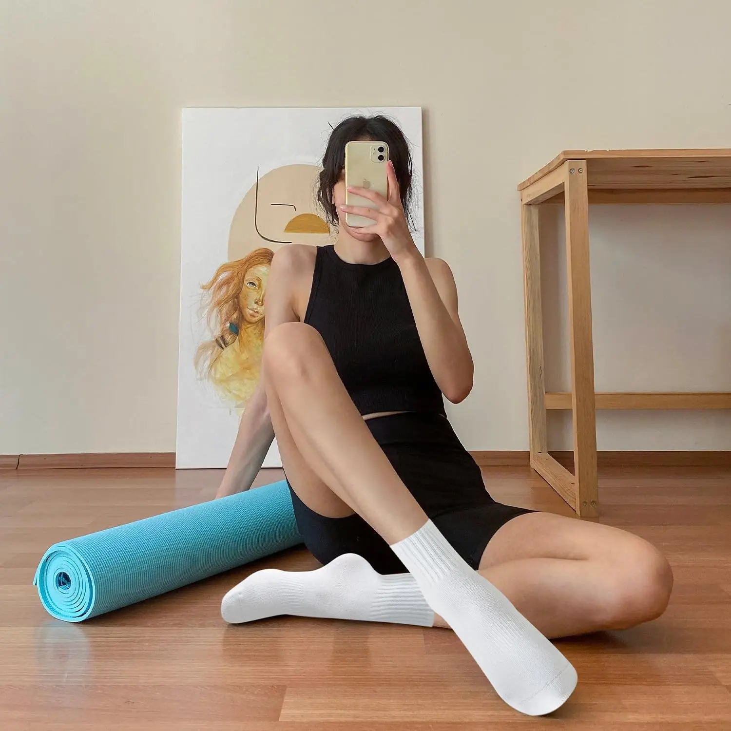 女性用ヨガソックス4足、ソリッドカラーのミッドソール滑り止め - Pilates & Yoga Unleashed Studio Tuckahoe のレビューと価格